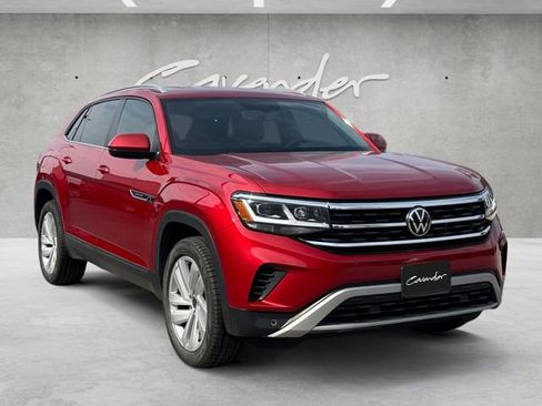 Used 2022 Volkswagen Atlas Cross Sport SE image 2