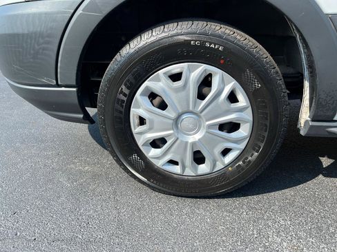 Used 2016 Ford Transit 150 XLT image 10