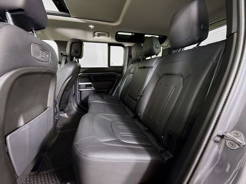 Used 2020 Land Rover Defender 110 HSE image 24