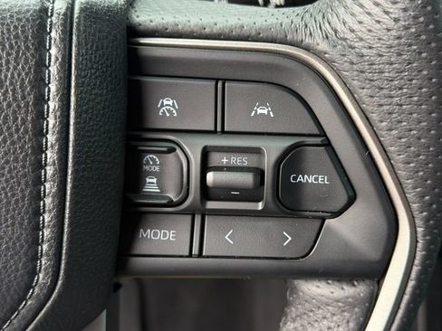 Used 2025 Toyota Tacoma TRD Off-Road AWD/4WD image 24