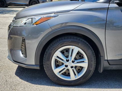 Used 2022 Nissan Kicks S image 5