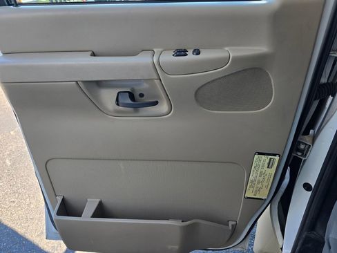 Used 2006 Ford E-450 and Econoline 450 RWD image 15