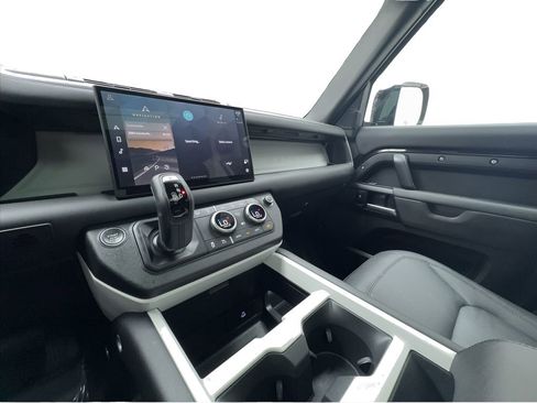 Used 2025 Land Rover Defender 110 S AWD/4WD image 41