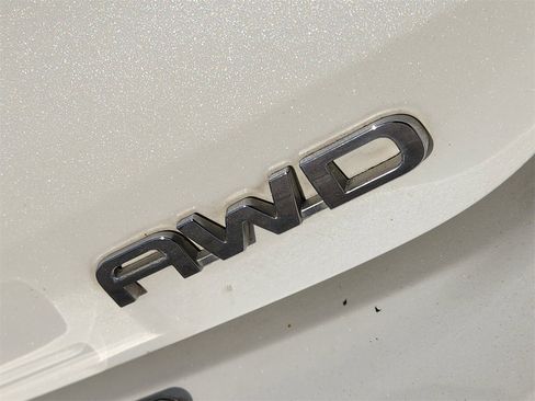 Used 2020 Toyota Highlander L image 10