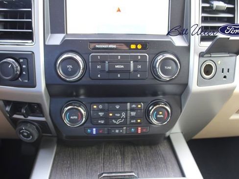 Used 2020 Ford F250 Lariat w/ Lariat Ultimate Package AWD/4WD image 19