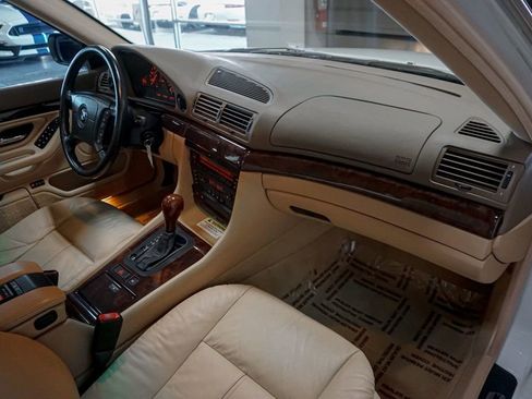 Used 1999 BMW 740iL image 34