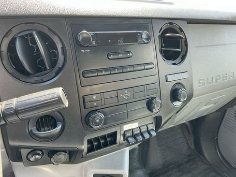 Used 2016 Ford F750 2WD Regular Cab Super Duty image 12