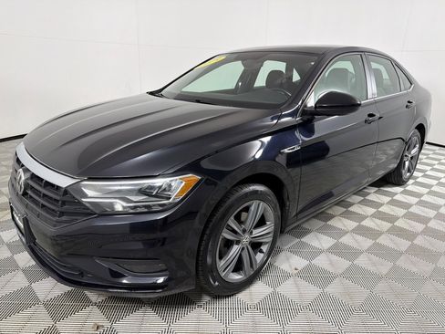 Used 2019 Volkswagen Jetta R-Line w/ R-Line Cold Weather Package image 9