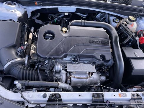 Used 2018 Chevrolet Malibu LT FWD image 15