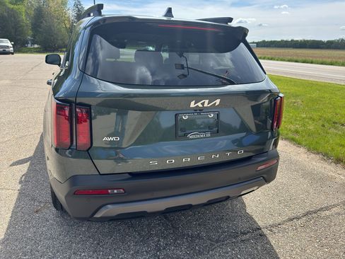 Used 2022 Kia Sorento S AWD/4WD image 10