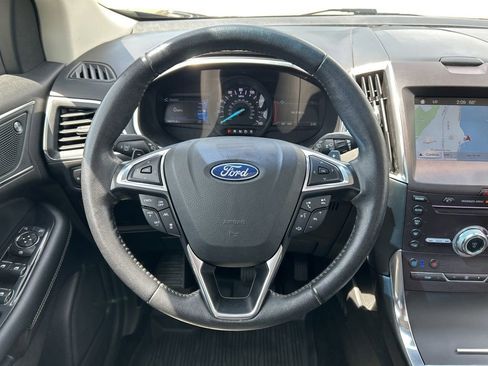 Used 2019 Ford Edge Titanium w/ Equipment Group 301A AWD/4WD image 17