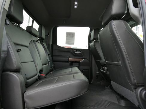 Used 2020 Chevrolet Silverado 1500 LT Trail Boss image 17