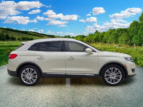 Used 2018 Lincoln MKX Reserve w/ Driver Assistance Package FWD image 7