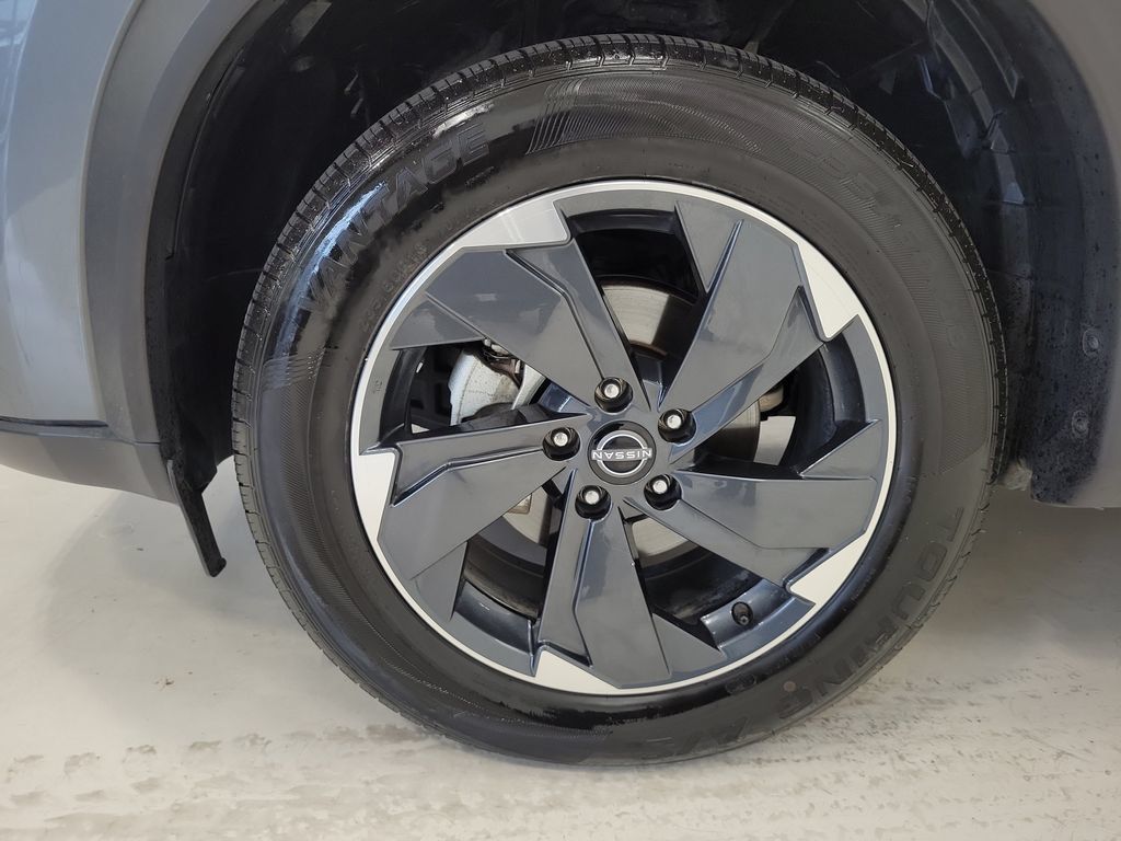 Used 2025 Nissan Rogue SV AWD/4WD image 7