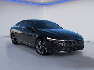 Used 2024 Hyundai Elantra SEL w/ Convenience Package video 2