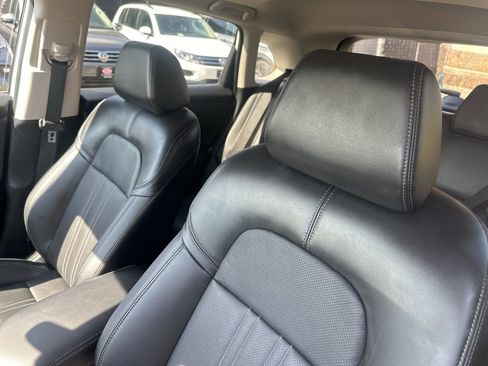 Used 2024 Honda HR-V EX-L image 11