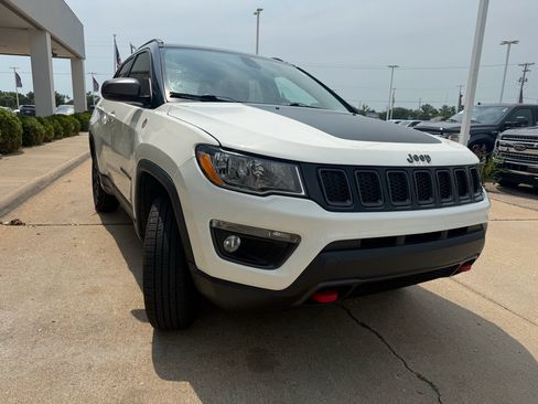 Used 2020 Jeep Compass Trailhawk AWD/4WD image 3