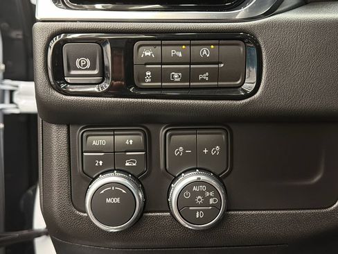 Used 2026 GMC Yukon XL Denali w/ Sun & Power Step Package AWD/4WD image 28