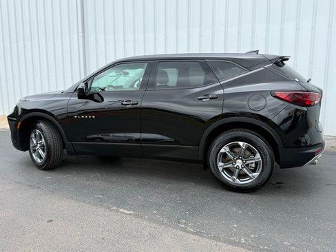 Used 2025 Chevrolet Blazer LT image 2