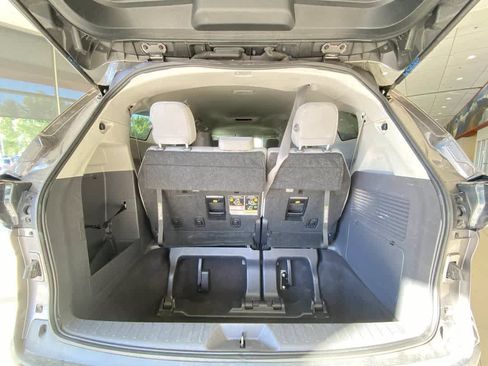 Certified 2024 Toyota Sienna LE FWD image 25