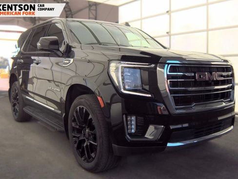 Used 2023 GMC Yukon SLT w/ SLT Premium Package AWD/4WD image 3