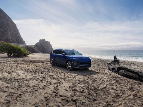 New 2026 Hyundai Ioniq 9 SE image 1