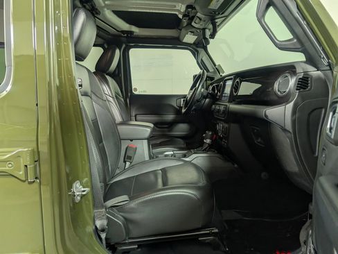 Used 2021 Jeep Wrangler Unlimited Sahara image 11