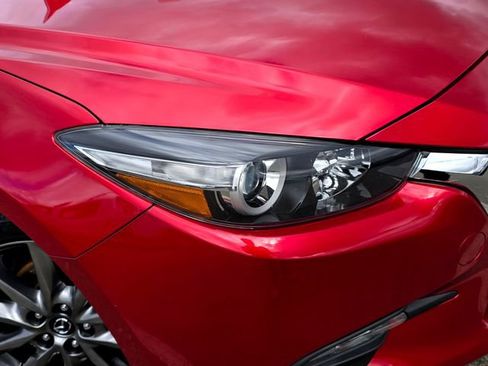 Used 2018 MAZDA MAZDA3 Touring image 23