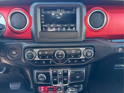 Used 2020 Jeep Wrangler Unlimited Rubicon w/ Cold Weather Group AWD/4WD image 12