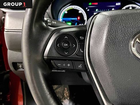 Used 2023 Toyota Venza LE image 24