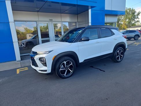 Certified 2021 Chevrolet TrailBlazer RS w/ Technology Package image 2