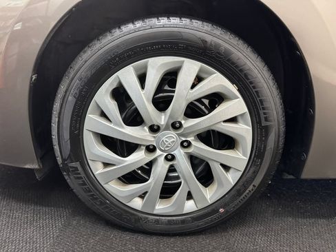 Used 2019 Toyota Corolla LE FWD image 12