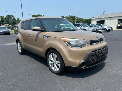 Used 2015 Kia Soul + FWD image 3