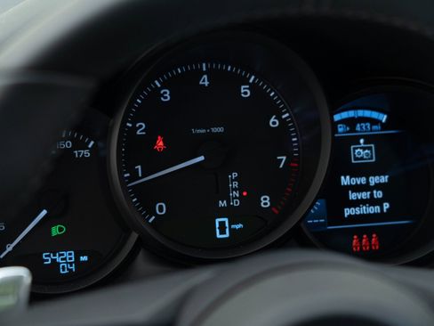 Certified 2025 Porsche Macan image 23