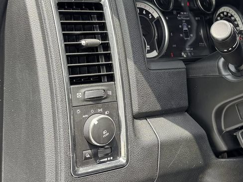 Used 2017 RAM 2500 Laramie w/ Convenience Group AWD/4WD image 14