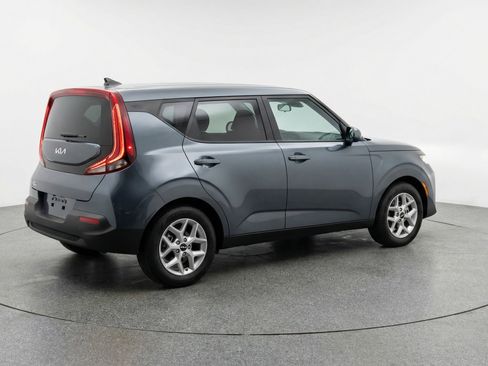 Used 2025 Kia Soul LX w/ LX Technology Package FWD image 9