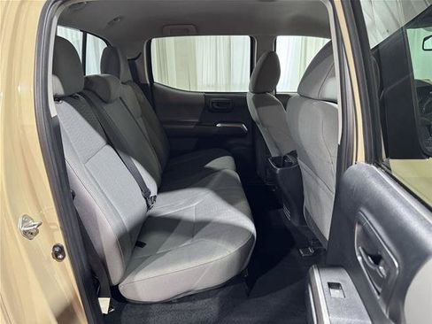 Used 2018 Toyota Tacoma SR5 RWD image 26