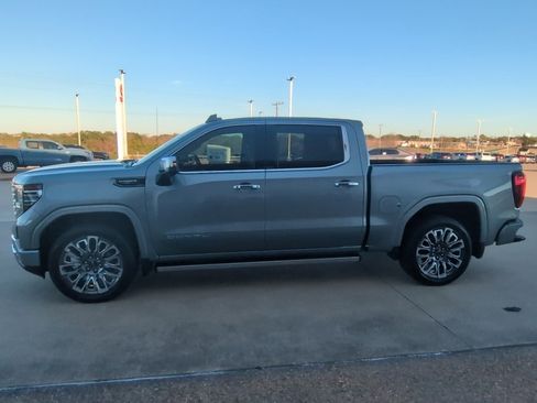 Used 2025 GMC Sierra 1500 Denali Ultimate image 4