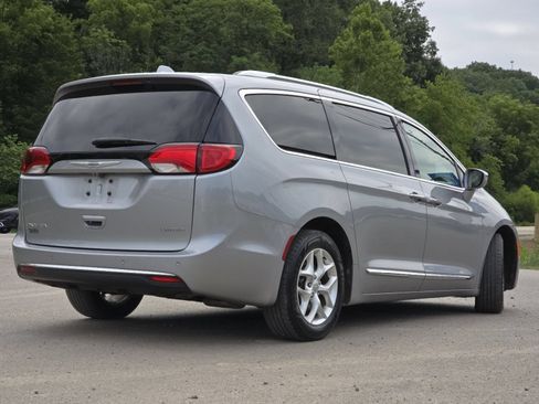 Used 2020 Chrysler Pacifica Limited FWD image 20