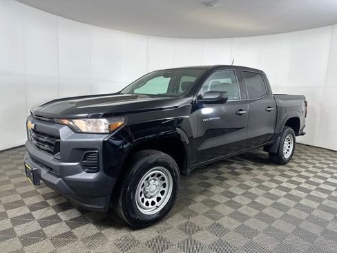 Used 2023 Chevrolet Colorado W/T RWD image 7