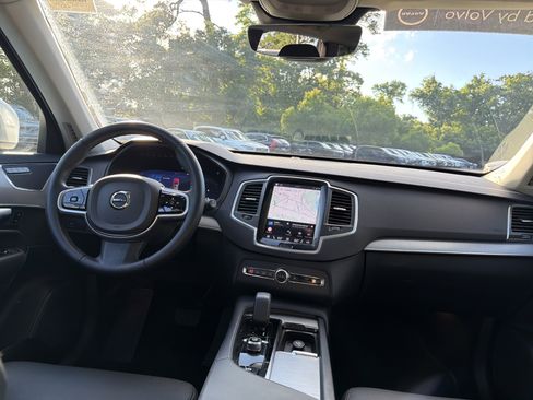 Certified 2025 Volvo XC90 B5 Core AWD/4WD image 30