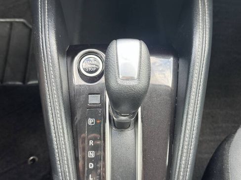 Used 2019 Nissan Kicks SV FWD image 25