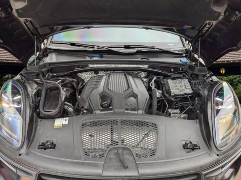 Used 2023 Porsche Macan Turbo AWD/4WD image 24