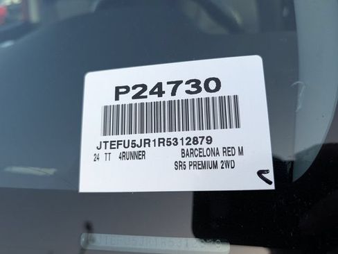 Used 2024 Toyota 4Runner SR5 Premium w/ Moonroof Package RWD image 38