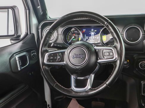 Used 2022 Jeep Wrangler Unlimited Sahara w/ Cold Weather Group AWD/4WD image 14