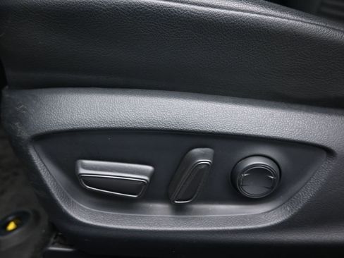 Used 2023 Toyota Camry SE image 10