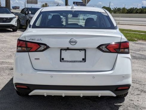 New 2025 Nissan Versa SR w/ Trunk Package FWD image 6