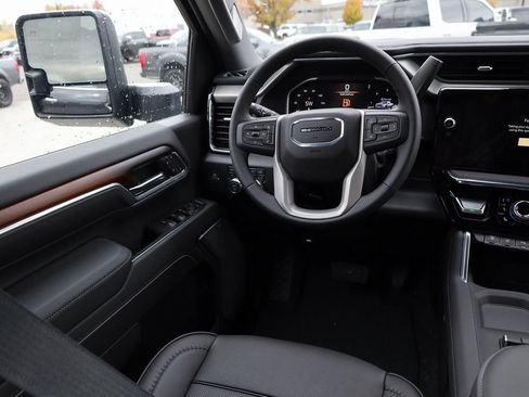 Used 2026 GMC Sierra 3500 Denali w/ Technology Package AWD/4WD image 19