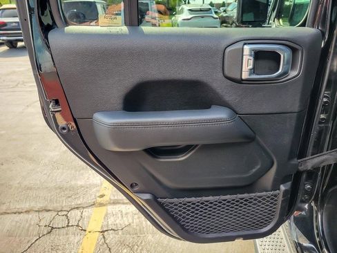 Used 2021 Jeep Wrangler Unlimited Sahara image 17