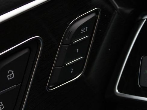 Used 2025 Audi Q8 Premium AWD/4WD image 5